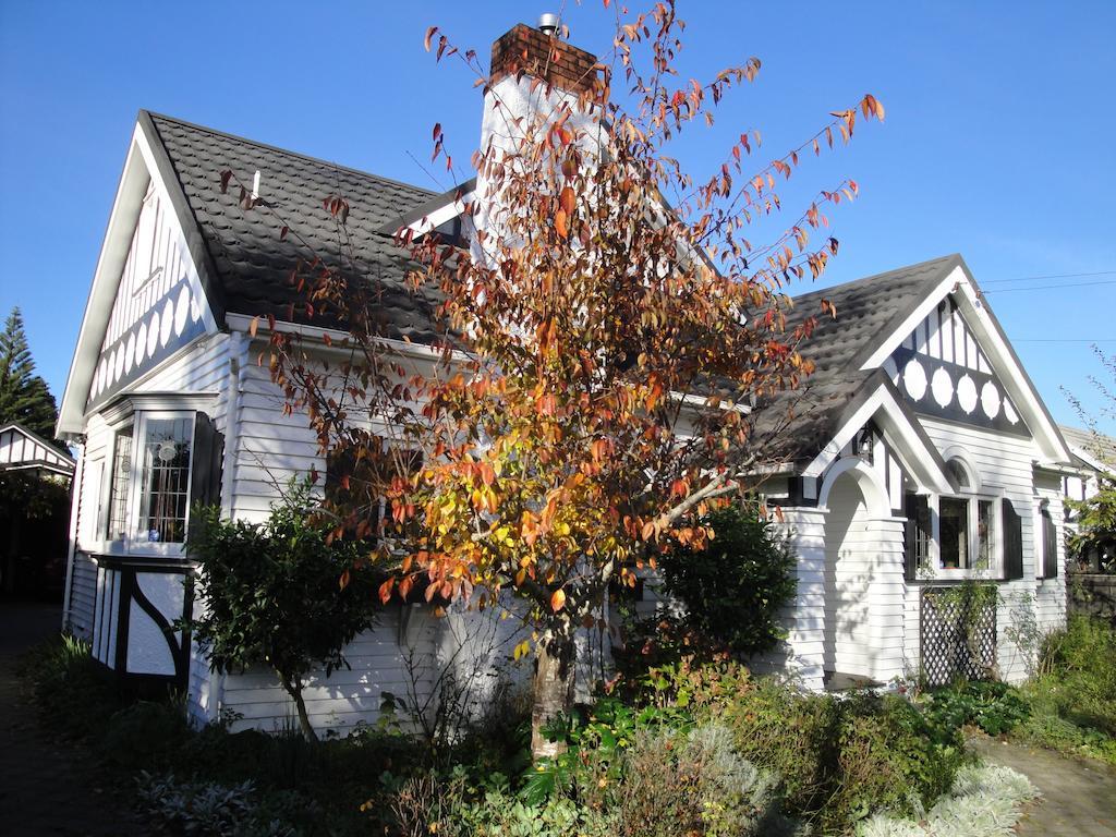 English Tudor House Hamilton Rom bilde